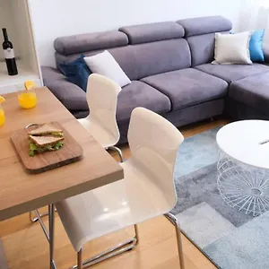 Leona 4*, Kantrida Apartament